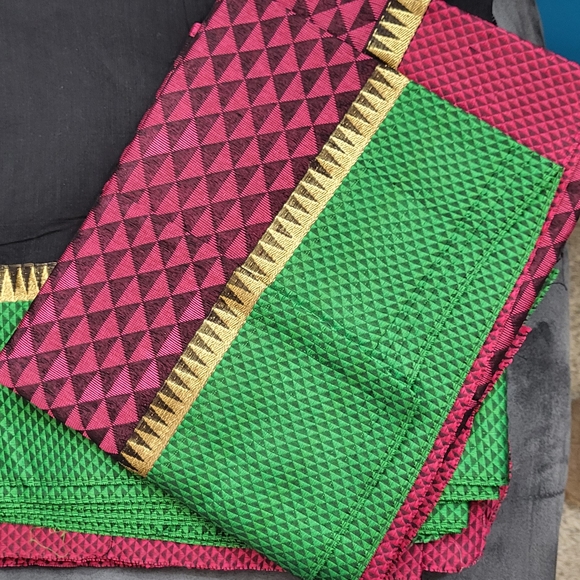 Saree - Picture 2 of 3